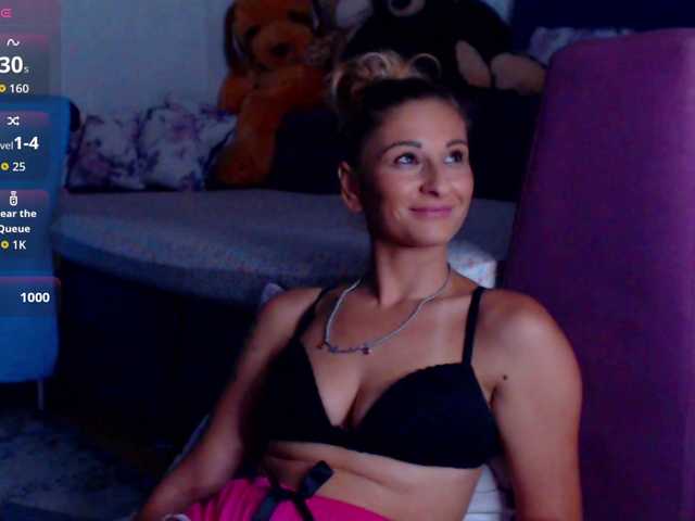 CassieSpell live cam on BongaCams