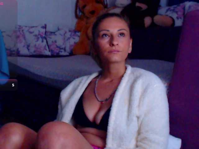 CassieSpell live webcam show