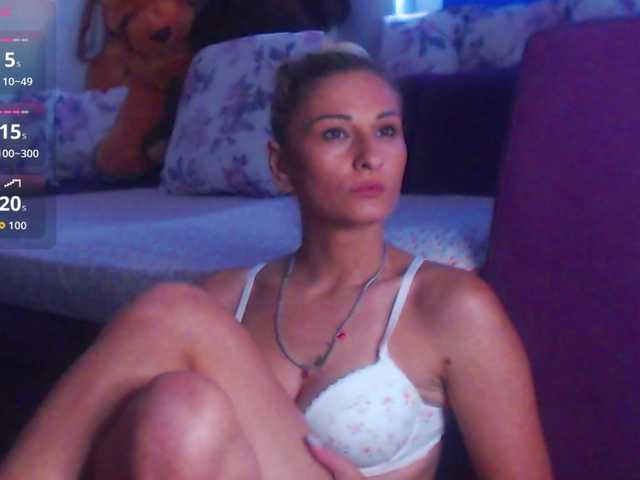 CassieSpell live cam on BongaCams