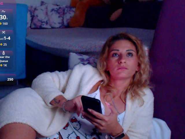 CassieSpell live cam on BongaCams