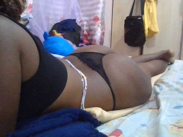 Queen-terry live cam on BongaCams