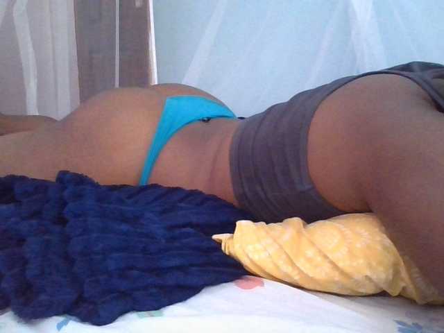 Queen-terry live cam on BongaCams