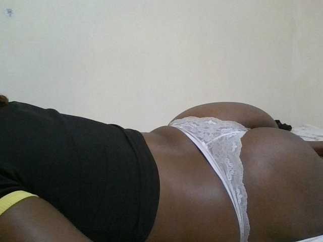 Queen-terry live cam on BongaCams