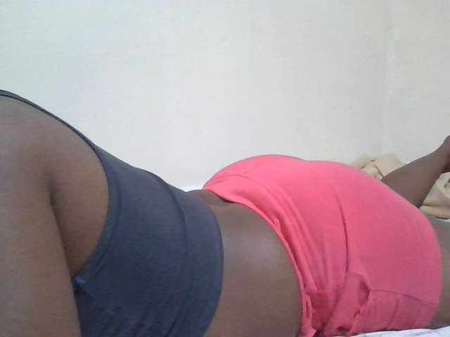 Queen-terry live cam on BongaCams