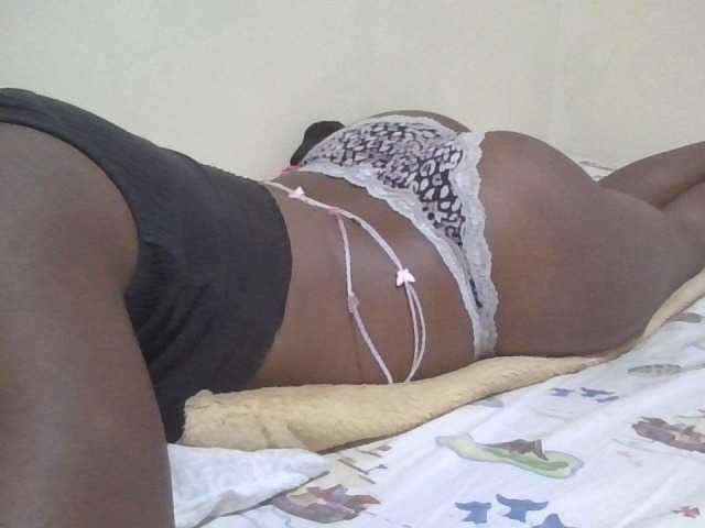 Queen-terry live cam on BongaCams
