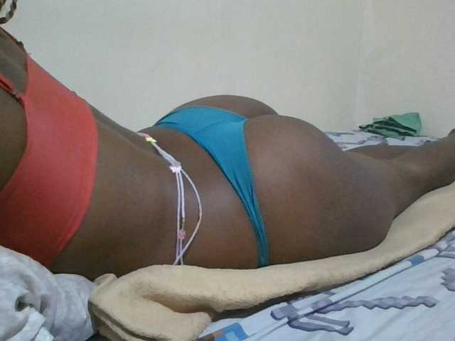 Queen-terry live cam on BongaCams