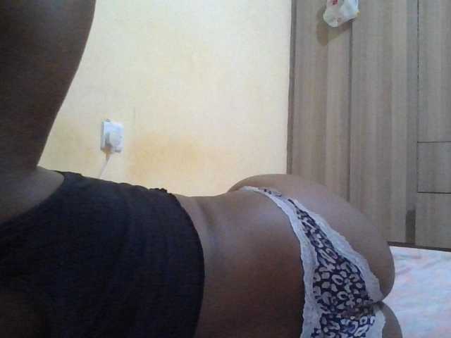 Queen-terry live cam on BongaCams