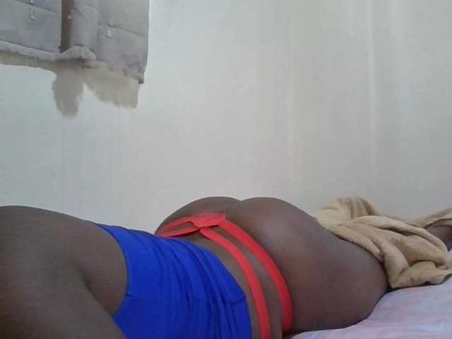 Queen-terry live cam on BongaCams