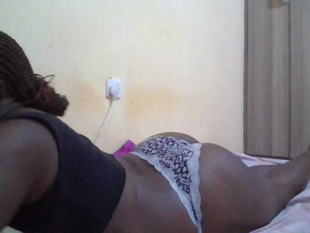 Queen-terry live cam on BongaCams