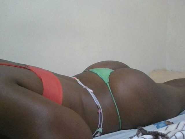 Queen-terry live cam on BongaCams