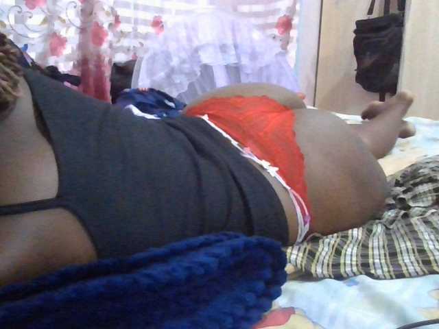 Queen-terry live cam on BongaCams