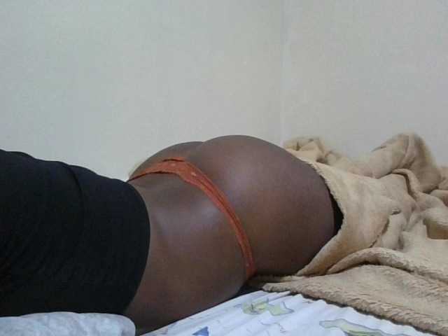 Queen-terry live cam on BongaCams
