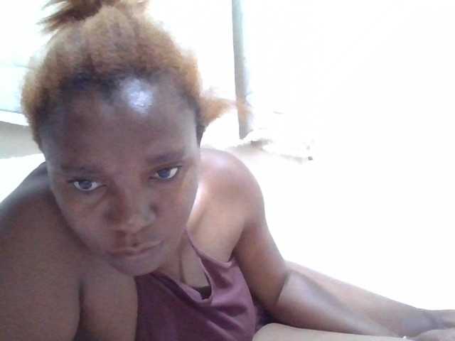Queen-terry live cam on BongaCams