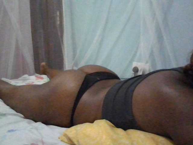 Queen-terry live cam on BongaCams