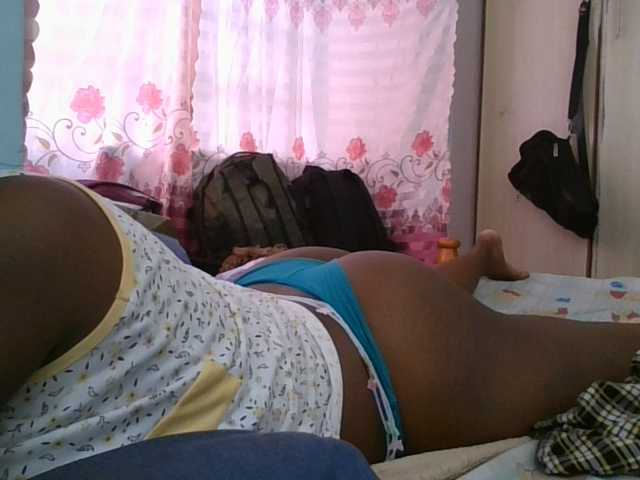 Queen-terry live cam on BongaCams