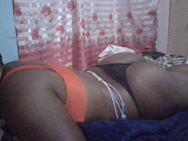 Queen-terry live cam on BongaCams