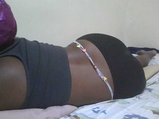 Queen-terry live cam on BongaCams