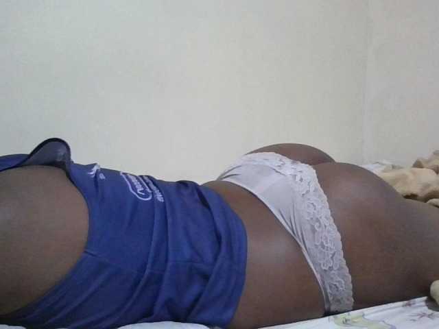 Queen-terry live cam on BongaCams