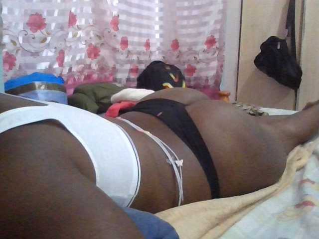 Queen-terry live cam on BongaCams