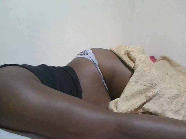 Queen-terry live cam on BongaCams