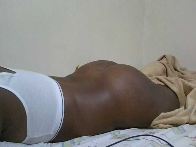 Queen-terry live cam on BongaCams