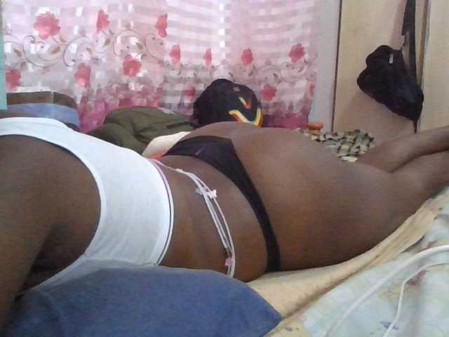 Queen-terry live cam on BongaCams