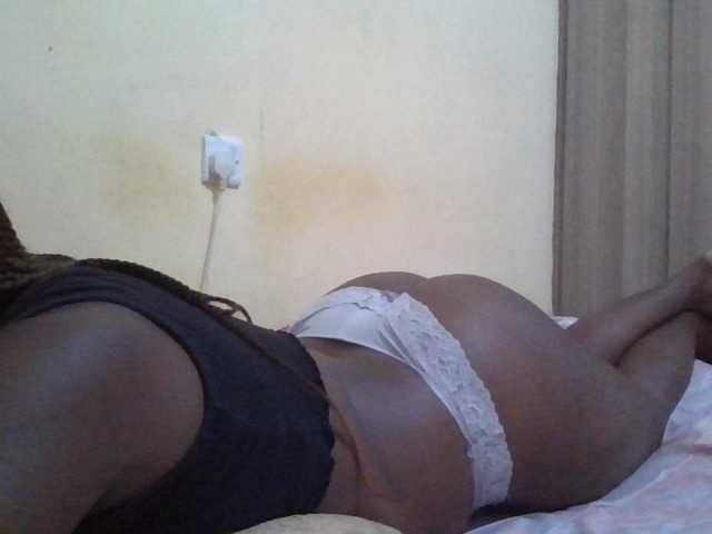 Queen-terry live cam on BongaCams