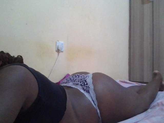 Queen-terry live cam on BongaCams