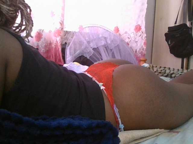 Queen-terry live cam on BongaCams
