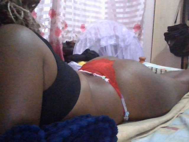Queen-terry live cam on BongaCams