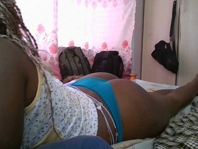 Queen-terry live cam on BongaCams