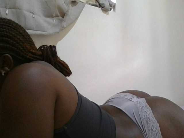 Queen-terry live cam on BongaCams