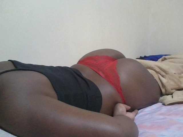 Queen-terry live cam on BongaCams