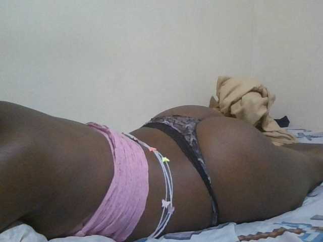 Queen-terry live cam on BongaCams