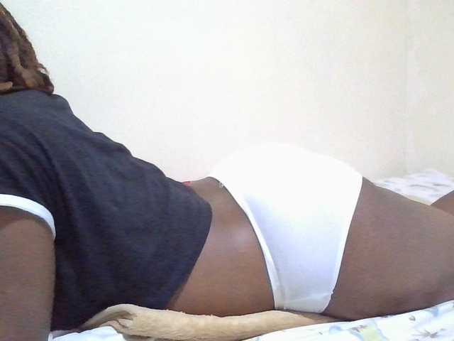 Queen-terry live cam on BongaCams
