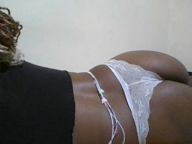 Queen-terry live cam on BongaCams