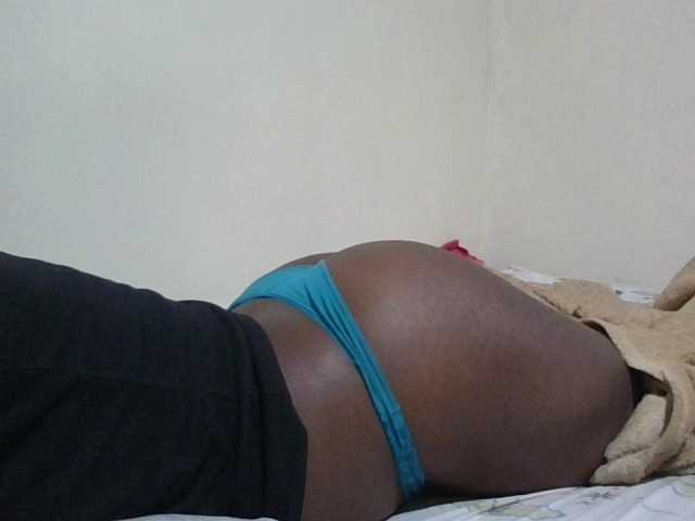 Queen-terry live cam on BongaCams