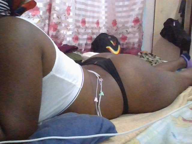 Queen-terry live cam on BongaCams