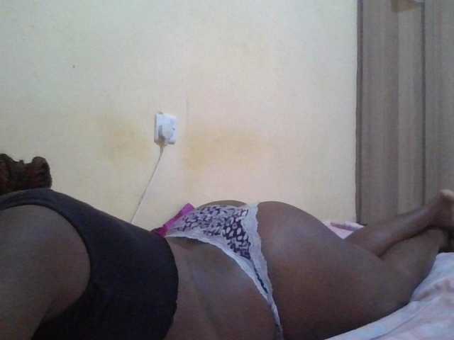 Queen-terry live cam on BongaCams