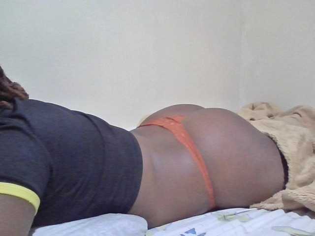Queen-terry live cam on BongaCams