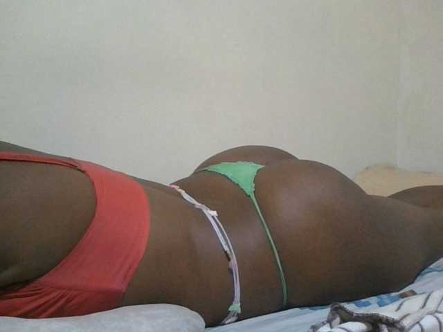 Queen-terry live cam on BongaCams