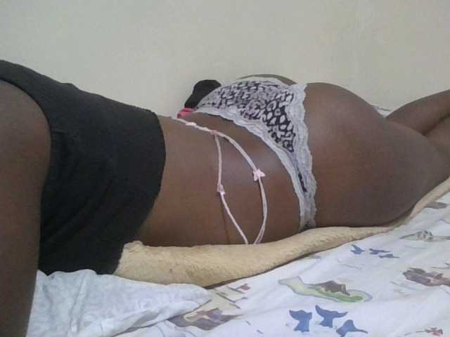 Queen-terry live cam on BongaCams