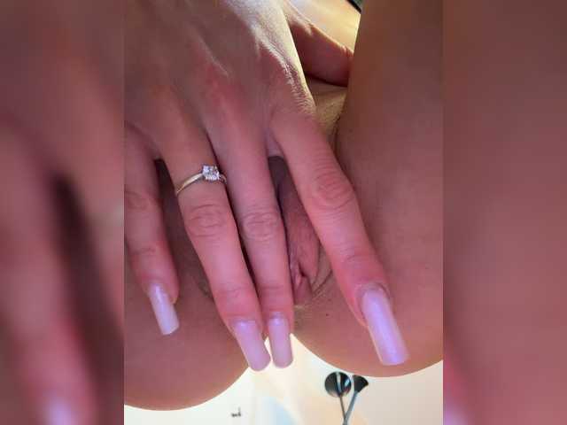 millemimi live cam on BongaCams