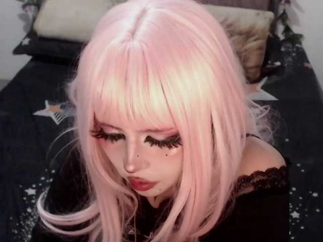 darkelectrodj live cam on BongaCams