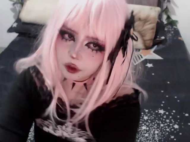 darkelectrodj live cam on BongaCams
