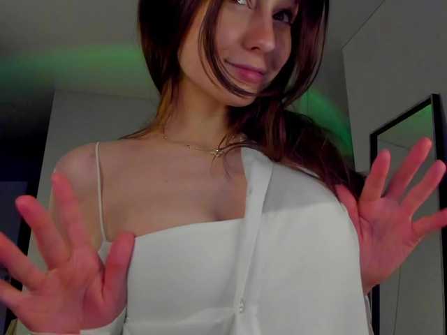 nerenua's BongaCams show and profile