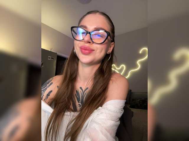 -Aperol- live cam on BongaCams