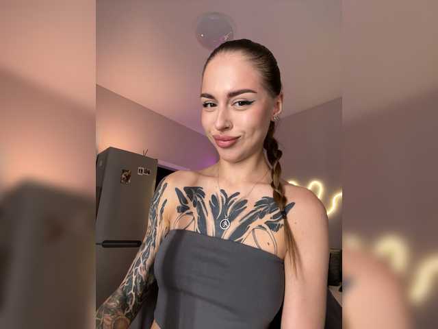 -Aperol- live cam on BongaCams