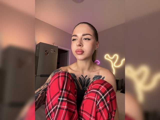-Aperol- live cam on BongaCams
