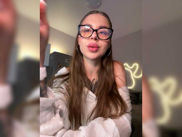 -Aperol- live cam on BongaCams